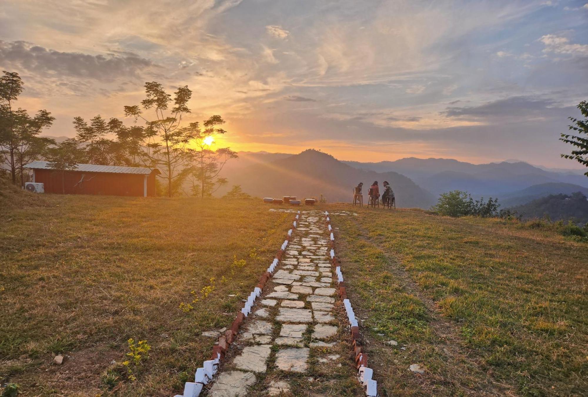 Lahermitage Resort Lansdowne Ngoại thất bức ảnh