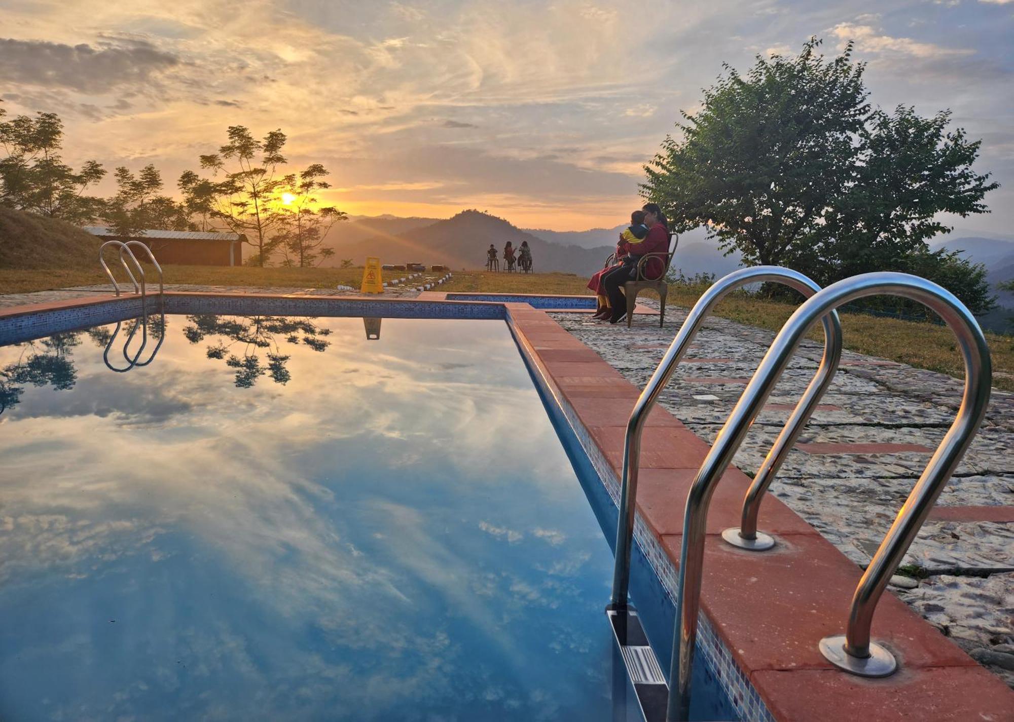 Lahermitage Resort Lansdowne Ngoại thất bức ảnh